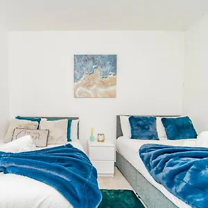  Apartment Special Offer 3 Bedroom Flat Bn32osm18