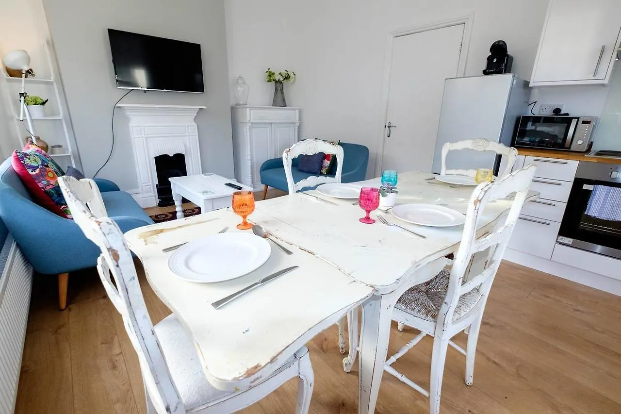 Bright & Stylish 2 Bed 1St Floor Apartment Brighton